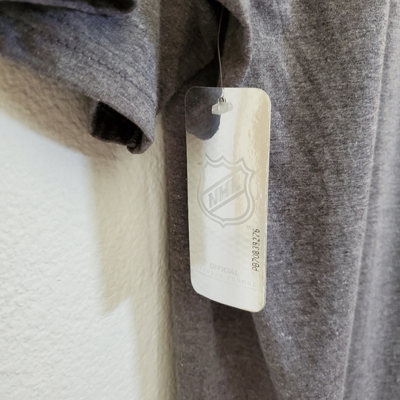 NWT XL Seattle Kraken NHL Graphic Tee - Picture 4 of 6